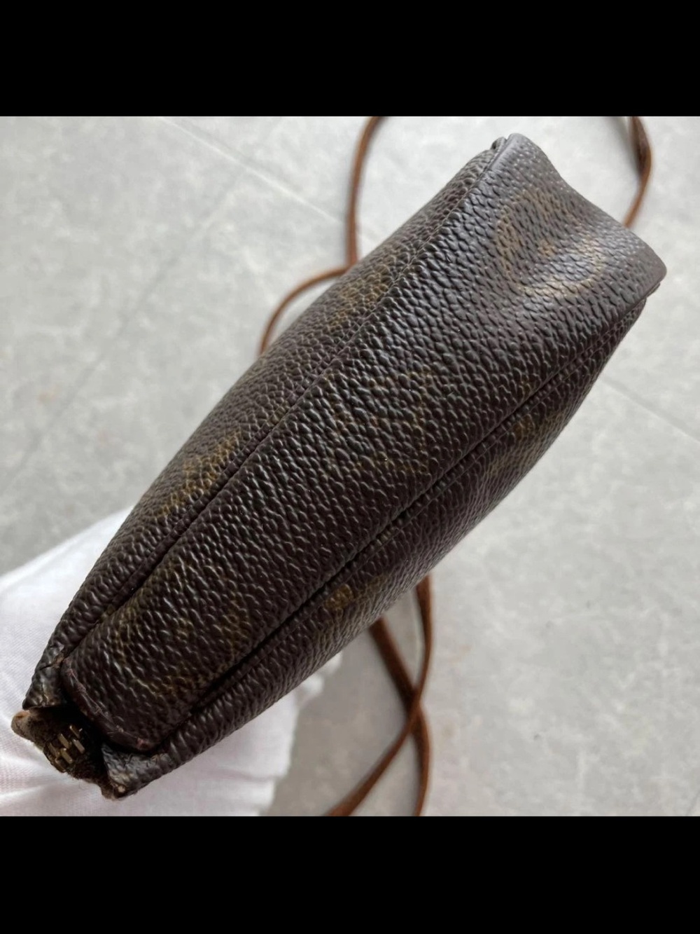 Louis Vuitton Monogram Shoulder Bag in Brown and Gold - Picture 9 of 15